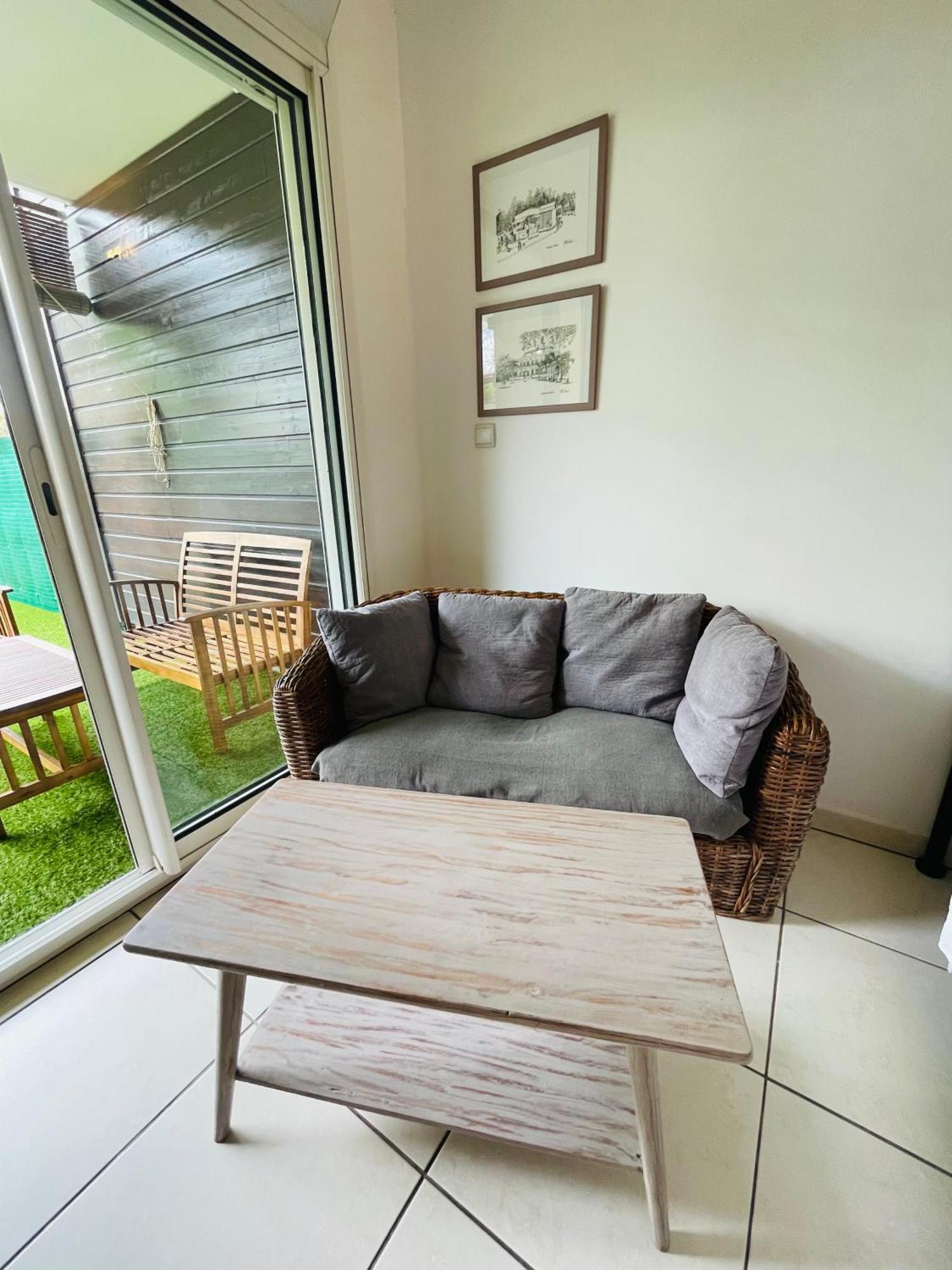 Prana Lodge Saint Gilles Les Bains 800 M De La Plage Exteriör bild