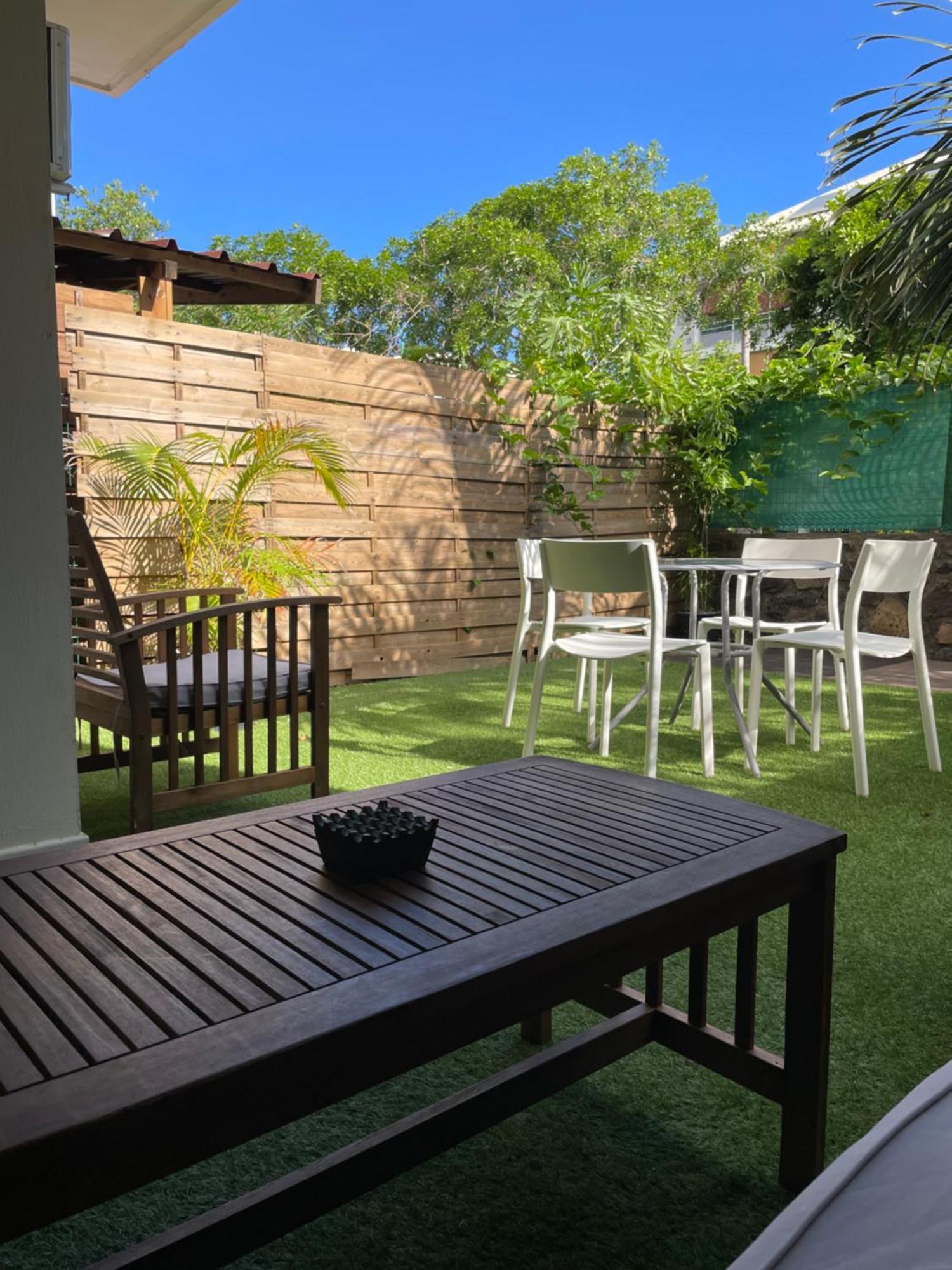 Prana Lodge Saint Gilles Les Bains 800 M De La Plage Exteriör bild
